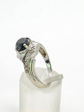 Cargar imagen en el visor de la galería, 1760: Vintage: 9ct White Gold Black Diamond White Diamonds Halo Ring-Exquisite
