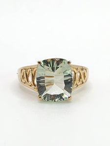 1782: Vintage: 9ct Gold Cushion Cut Mint Green Quartz Ring- lovely cut and colours