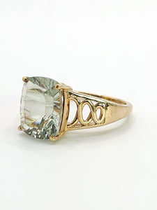 1782: Vintage: 9ct Gold Cushion Cut Mint Green Quartz Ring- lovely cut and colours