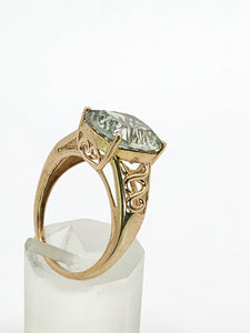 1782: Vintage: 9ct Gold Cushion Cut Mint Green Quartz Ring- lovely cut and colours