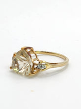 Cargar imagen en el visor de la galería, 1783: Vintage: 9ct Gold Trillion Cut Mint Greek Quartz Diamonds Cocktail Ring- LUSH
