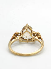 Cargar imagen en el visor de la galería, 1783: Vintage: 9ct Gold Trillion Cut Mint Greek Quartz Diamonds Cocktail Ring- LUSH
