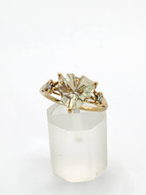 Cargar imagen en el visor de la galería, 1783: Vintage: 9ct Gold Trillion Cut Mint Greek Quartz Diamonds Cocktail Ring- LUSH
