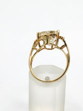 Cargar imagen en el visor de la galería, 1783: Vintage: 9ct Gold Trillion Cut Mint Greek Quartz Diamonds Cocktail Ring- LUSH
