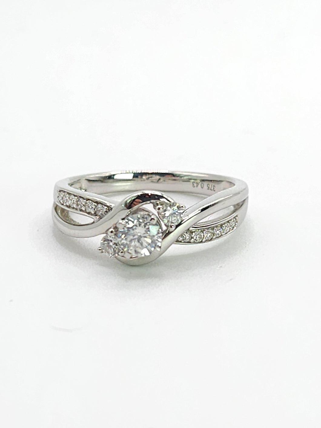 1784: Vintage; 9ct White Gold Diamonds Crossover Ring- natural, sparkly eye candy