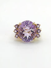 Load image into Gallery viewer, 1758: Vintage: 9ct Gold Lilac Amethysts Statement Cocktail Ring- Fabulous
