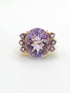 1758: Vintage: 9ct Gold Lilac Amethysts Statement Cocktail Ring- Fabulous