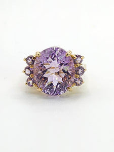 1758: Vintage: 9ct Gold Lilac Amethysts Statement Cocktail Ring- Fabulous