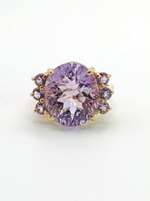 Load image into Gallery viewer, 1758: Vintage: 9ct Gold Lilac Amethysts Statement Cocktail Ring- Fabulous
