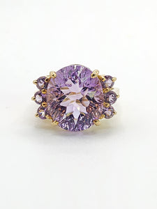 1758: Vintage: 9ct Gold Lilac Amethysts Statement Cocktail Ring- Fabulous