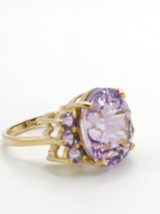 1758: Vintage: 9ct Gold Lilac Amethysts Statement Cocktail Ring- Fabulous