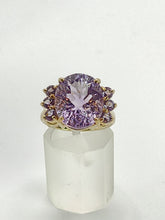 Load image into Gallery viewer, 1758: Vintage: 9ct Gold Lilac Amethysts Statement Cocktail Ring- Fabulous
