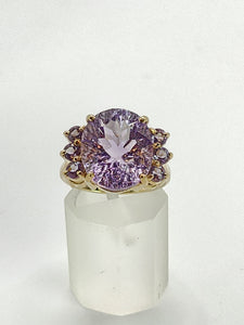 1758: Vintage: 9ct Gold Lilac Amethysts Statement Cocktail Ring- Fabulous