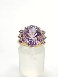1758: Vintage: 9ct Gold Lilac Amethysts Statement Cocktail Ring- Fabulous