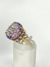 Load image into Gallery viewer, 1758: Vintage: 9ct Gold Lilac Amethysts Statement Cocktail Ring- Fabulous
