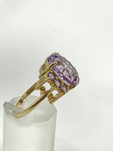Load image into Gallery viewer, 1758: Vintage: 9ct Gold Lilac Amethysts Statement Cocktail Ring- Fabulous
