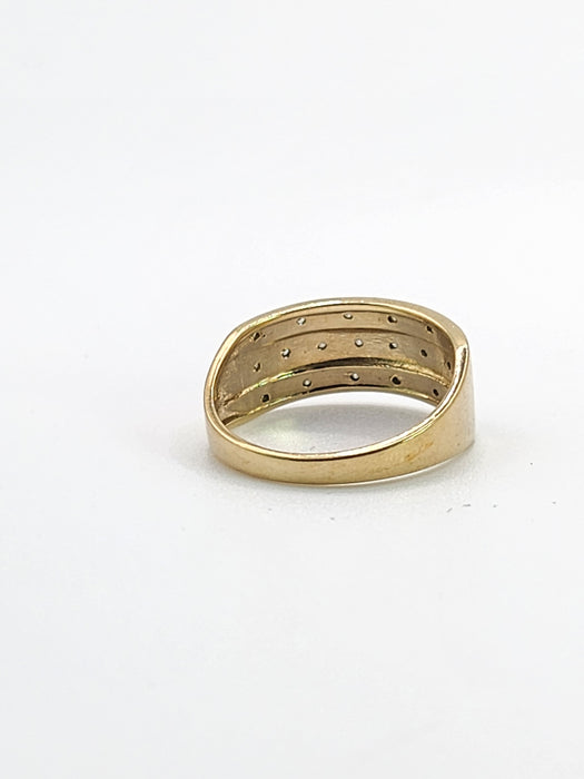 1773: Vintage: 9ct Gold Diamonds Tiered Ring- natural, sparkling symmetry