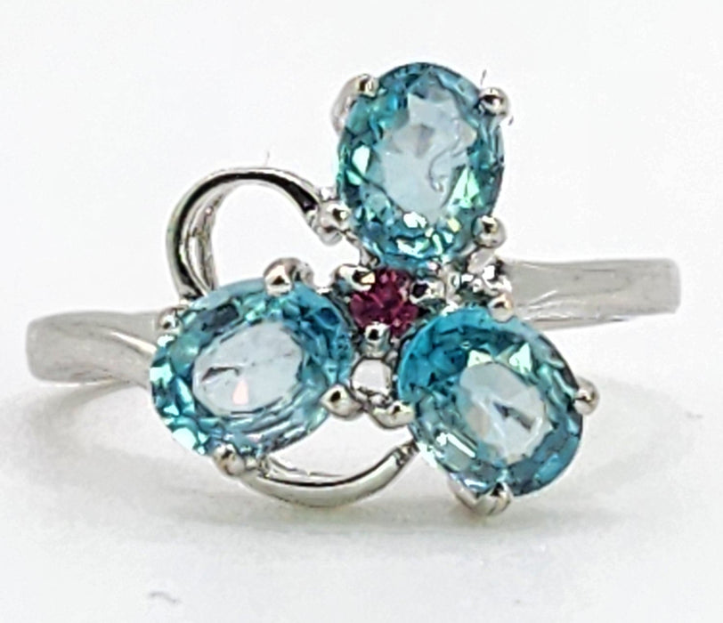 1775: Vintage: 9ct White Gold Topaz Ruby Eclectic Dress Ring- totally captivating