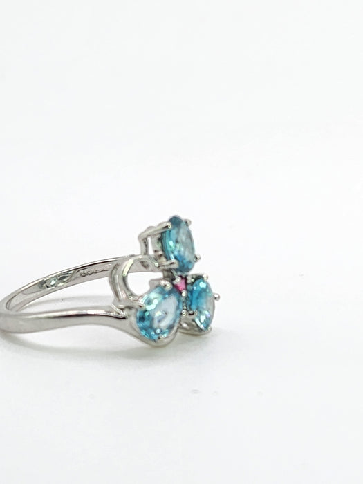 1775: Vintage: 9ct White Gold Topaz Ruby Eclectic Dress Ring- totally captivating