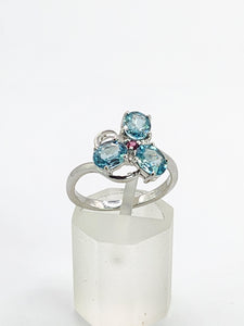 1775: Vintage: 9ct White Gold Topaz Ruby Eclectic Dress Ring- totally captivating