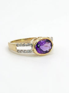 1031: Vintage 9ct Gold Amethyst Diamonds Openwork Dress Ring- sparkling design