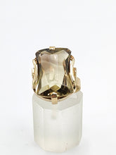 Load image into Gallery viewer, 1111: Vintage: 9ct Gold Emerald Cut Green Spinel Statement Ring- from 1970
