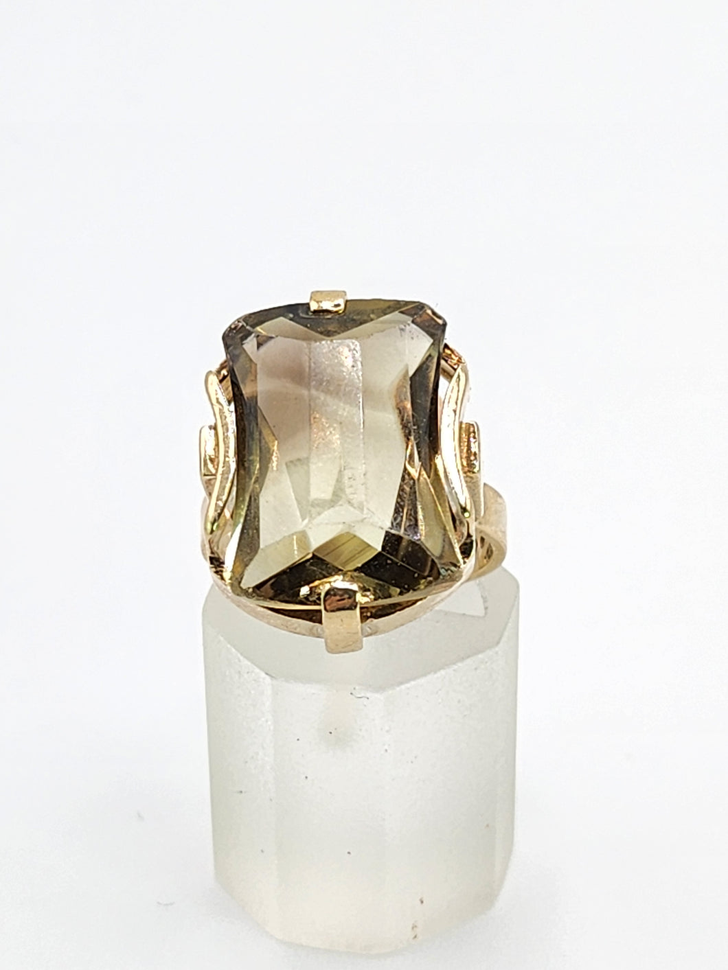 1111: Vintage: 9ct Gold Emerald Cut Green Spinel Statement Ring- from 1970
