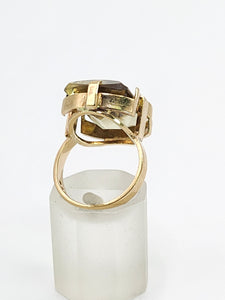 1111: Vintage: 9ct Gold Emerald Cut Green Spinel Statement Ring- from 1970