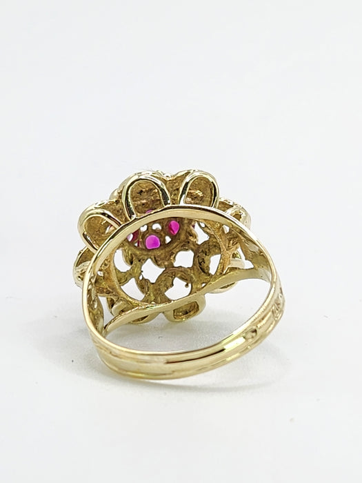 1484 Vintage: 14ct Yellow Gold Ruby Floral Cluster Ring