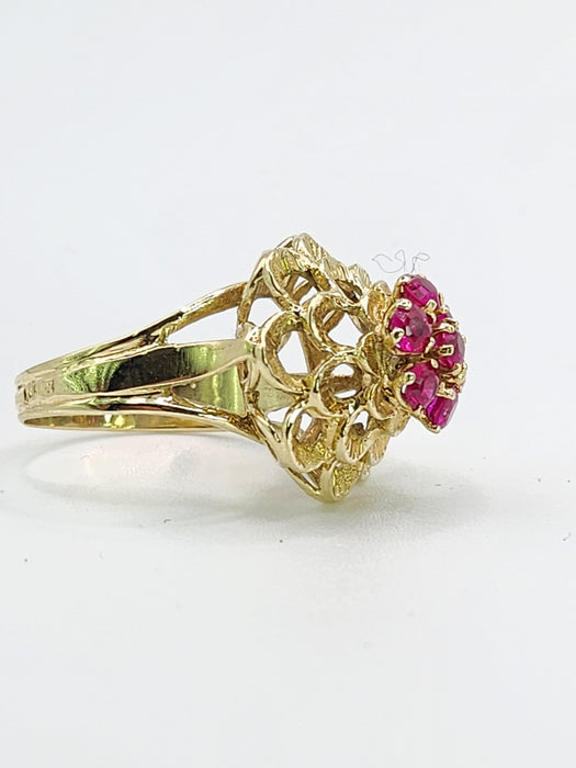1484 Vintage: 14ct Yellow Gold Ruby Floral Cluster Ring