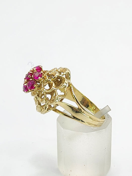 1484 Vintage: 14ct Yellow Gold Ruby Floral Cluster Ring