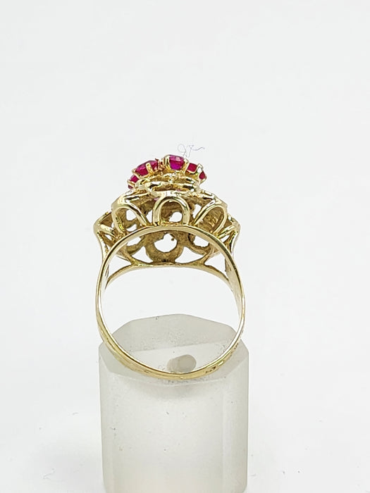 1484 Vintage: 14ct Yellow Gold Ruby Floral Cluster Ring