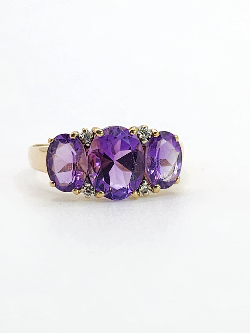 1665: Vintage; 14ct Gold Amethysts Diamonds Trilogy Ring- voluptuous beauty