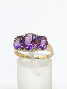 1665: Vintage; 14ct Gold Amethysts Diamonds Trilogy Ring- voluptuous beauty