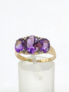 1665: Vintage; 14ct Gold Amethysts Diamonds Trilogy Ring- voluptuous beauty