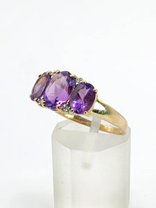 1665: Vintage; 14ct Gold Amethysts Diamonds Trilogy Ring- voluptuous beauty