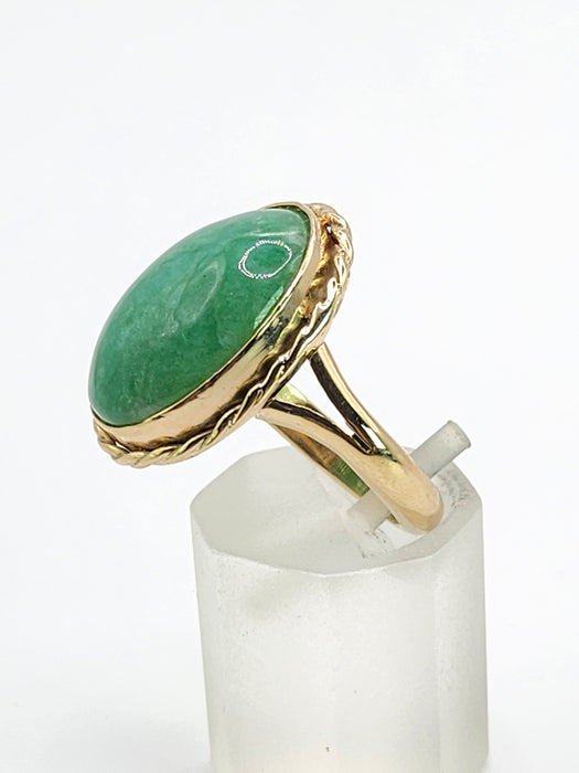 1667 Vintage: 9ct Yellow Gold Aventurine Solitaire Ring