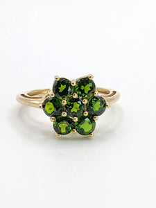 1580: Vintage; 9ct Gold Green Diopsides Flowerhead Ring- Captivating cluster