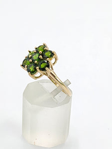 1580: Vintage; 9ct Gold Green Diopsides Flowerhead Ring- Captivating cluster