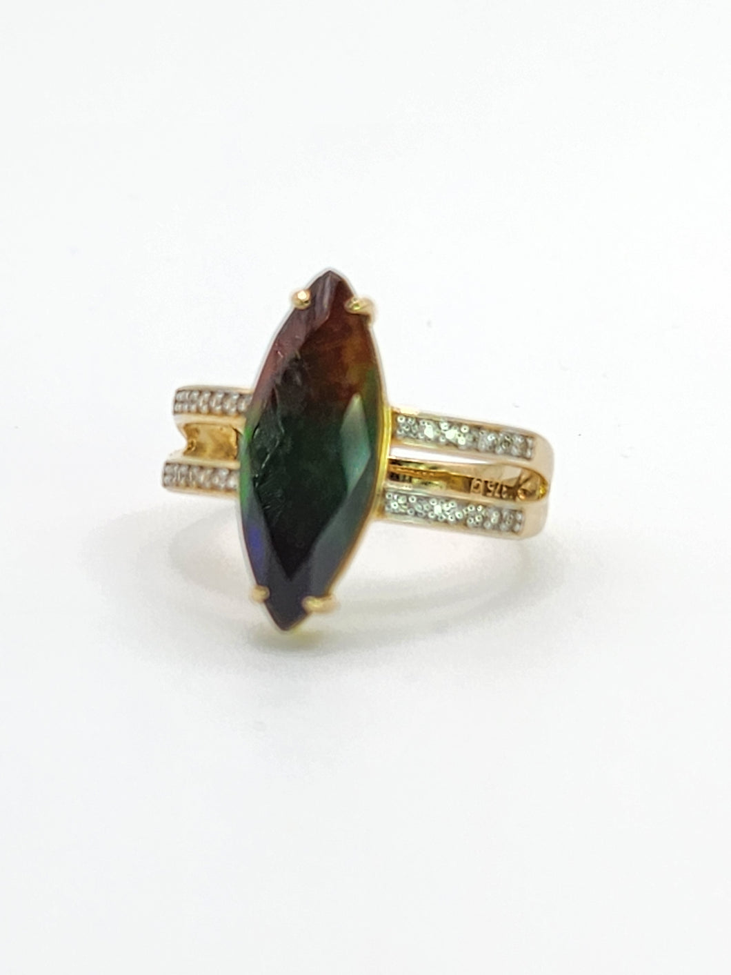 1791: Vintage: 9ct Gold Tri-Coloured & Glacier White Topaz Cocktail Ring- a beauty