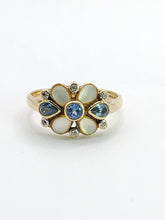 Cargar imagen en el visor de la galería, 1797: Vintage: 9ct Gold Moonstones, Sapphires, Blue Spinels Cocktail Ring- Splendid
