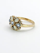 Cargar imagen en el visor de la galería, 1797: Vintage: 9ct Gold Moonstones, Sapphires, Blue Spinels Cocktail Ring- Splendid
