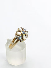 Cargar imagen en el visor de la galería, 1797: Vintage: 9ct Gold Moonstones, Sapphires, Blue Spinels Cocktail Ring- Splendid
