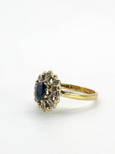 Cargar imagen en el visor de la galería, 1798: Vintage: 9ct Gold Blue Sapphire Diamonds Cluster Ring- very fine example

