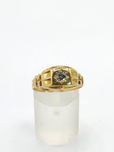Load image into Gallery viewer, 0836: Vintage: 18ct Gold Signet Modern Brilliant Cut Diamond Solitaire Ring- Natural , sparkling symmetry
