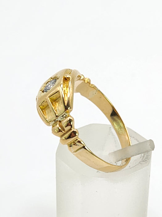 6497 Vintage: 18ct Yellow Gold 0.17ct Diamond Star Set Signet Ring