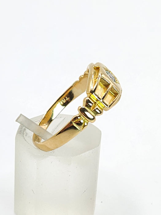 6497 Vintage: 18ct Yellow Gold 0.17ct Diamond Star Set Signet Ring