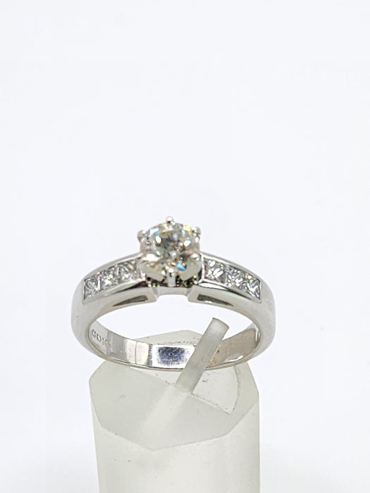6517 Vintage: 14ct White Gold 1.40ct Diamond Solitaire (0.8ct) Ring with Princess Cut Shoulders