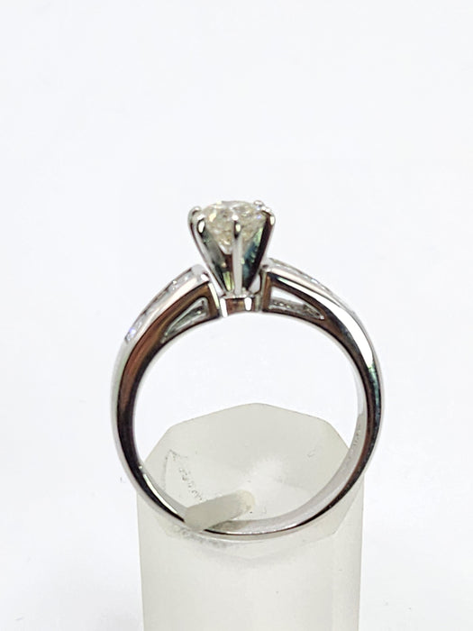 6517 Vintage: 14ct White Gold 1.40ct Diamond Solitaire (0.8ct) Ring with Princess Cut Shoulders