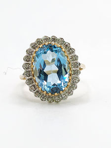 1898: Vintage: 9ct Gold Swiss Blue Topaz 24 Diamonds Lady Diana Style Cluster Ring